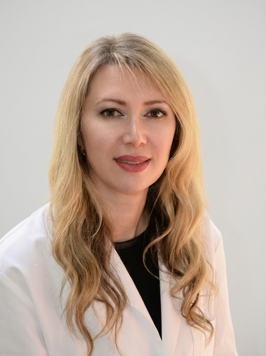 Dr. Marianna Zadov, general and cosmetic dentist at Royal Dental Coral Springs